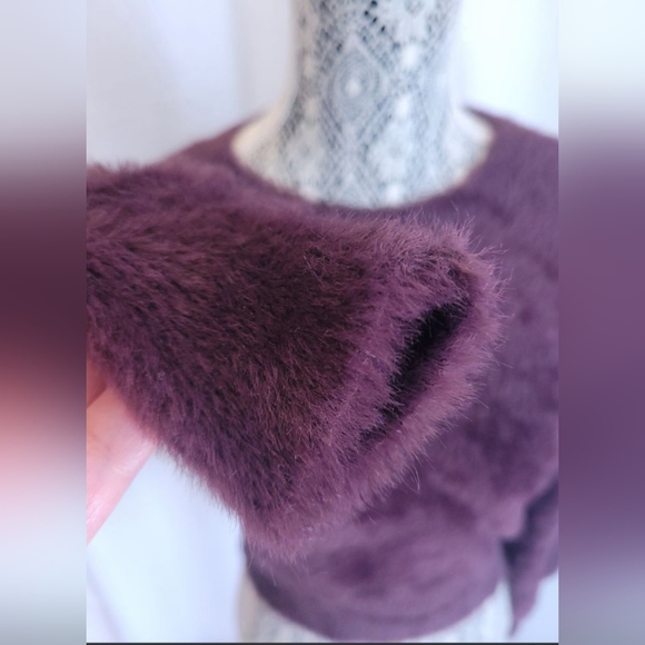 Aritzia Sunday Best Kitten Crop Top Fuzzy Sweater Womens Size Small - Picture 7 of 7